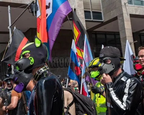 Das Christopher-Street-Day-Festival: Eine Feier der LGBTQ+-Rechte und ein Meilenstein im Kampf gegen Homophobie in Deutschland