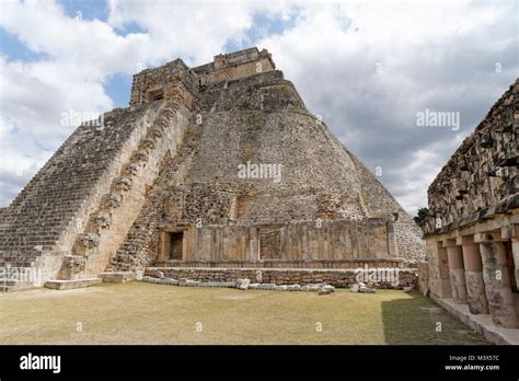 Die Rebellion der Maya-Bauern gegen die Herrschaft von Uxmal: Ein Einblick in den sozialen und politischen Umbruch des 10. Jahrhunderts